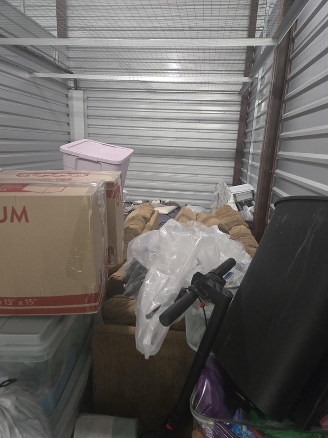 10 x 20 storage unit in Sugar Hill, GA