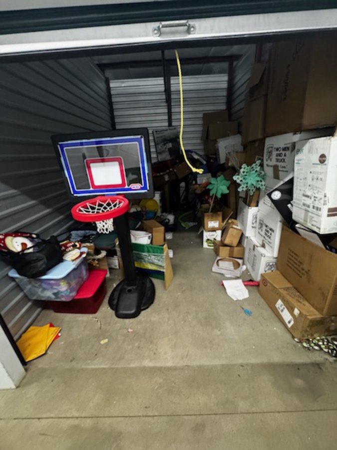 10 x 15 storage unit in Hasbrouck Heights, NJ