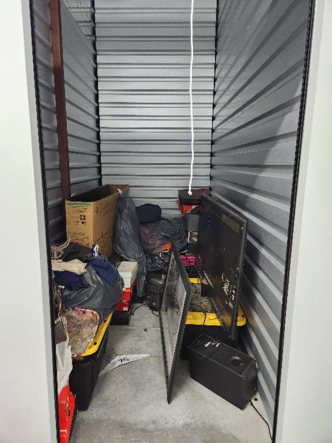 10 x 10 storage unit in Tulsa, OK