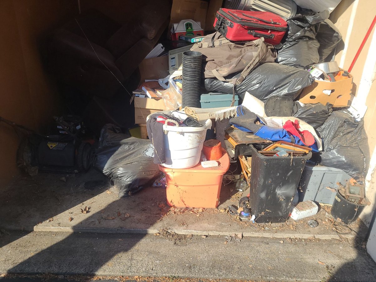 10 x 10 storage unit in Vancouver, WA
