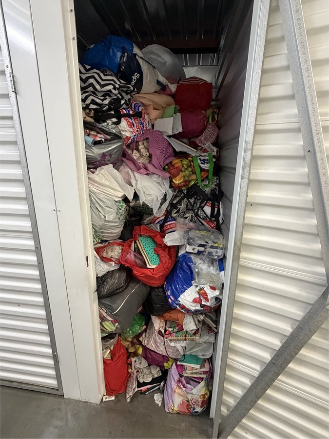 3 x 5 storage unit in Pasadena, CA