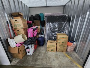 10 x 10 unit in Milwaukee