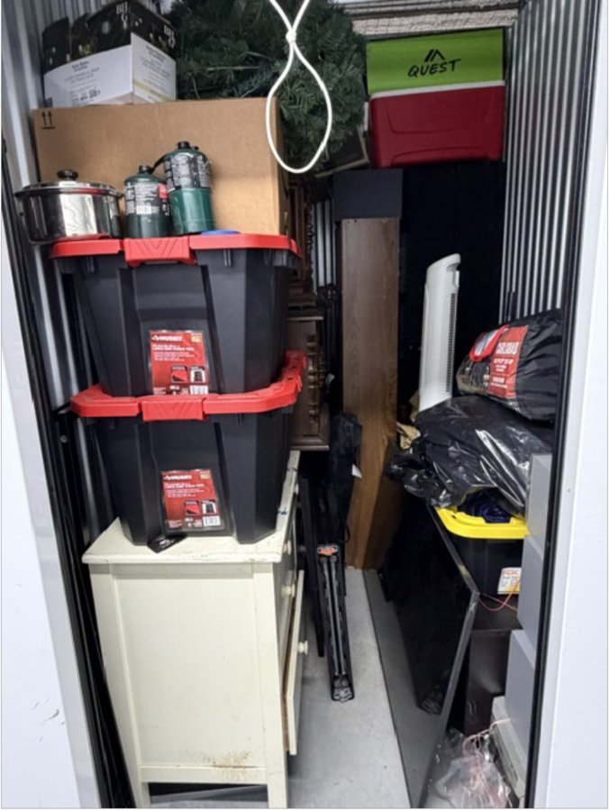 5 x 8 storage unit in Kensington, MD