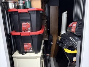5 x 8 storage unit in Kensington, MD