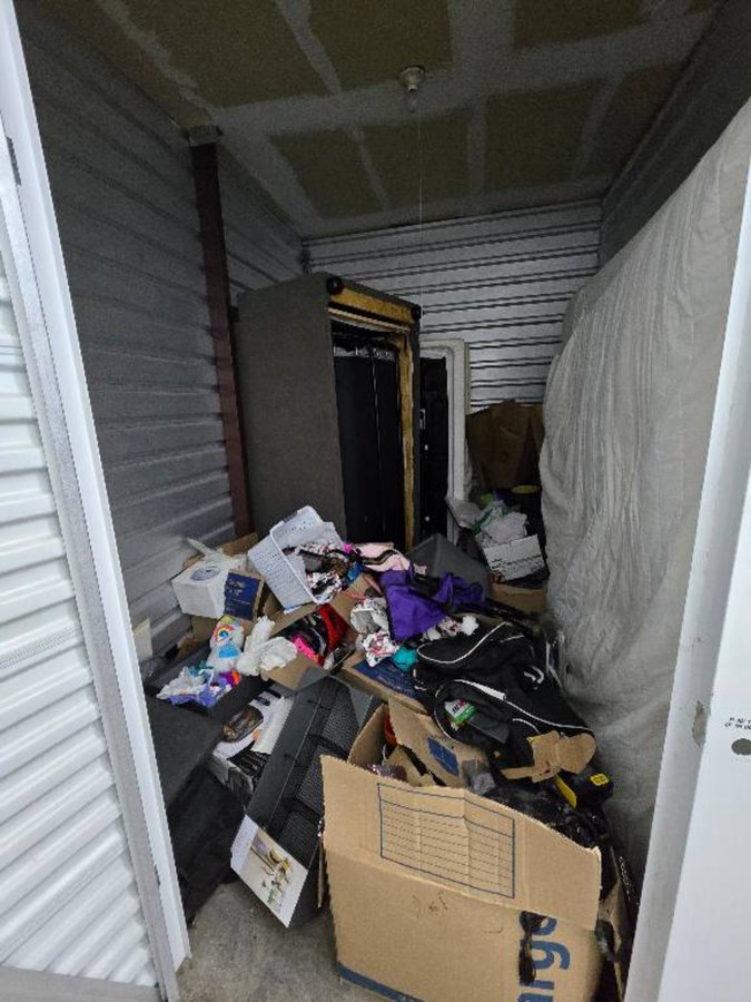 7 x 10 storage unit in Garland, TX