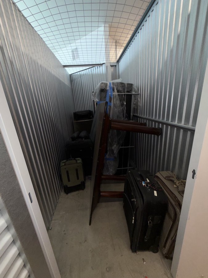 5 x 10 storage unit in Sherman Oaks, CA