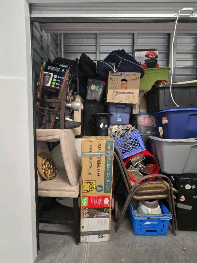 10 x 5 storage unit in Tucson, AZ