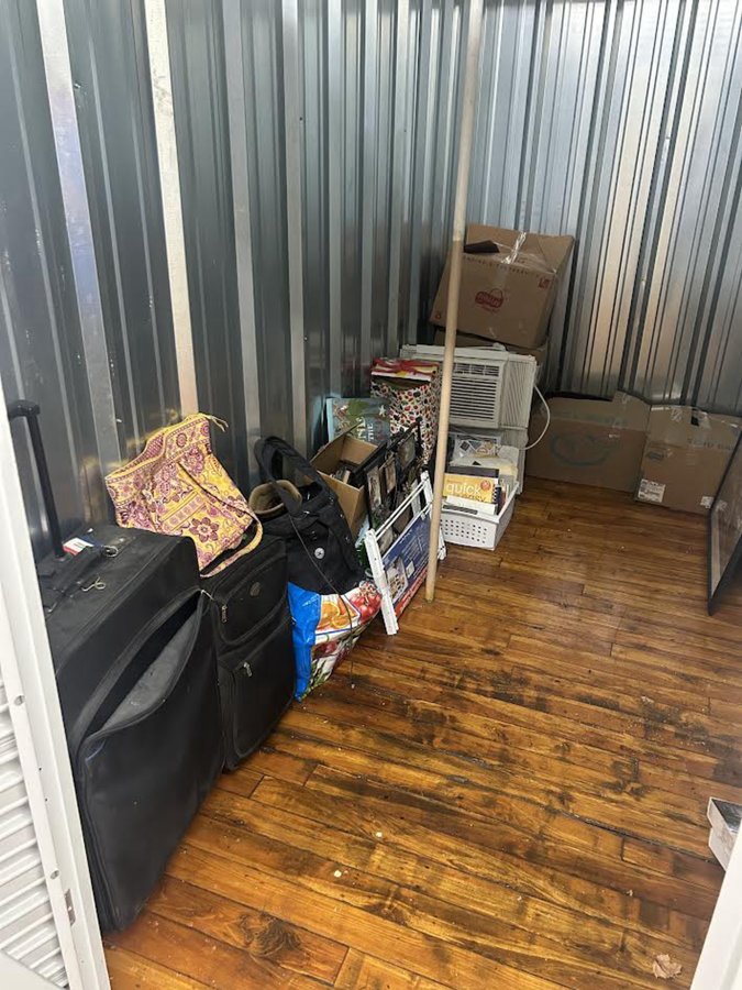 5 x 11 storage unit in Adams, MA