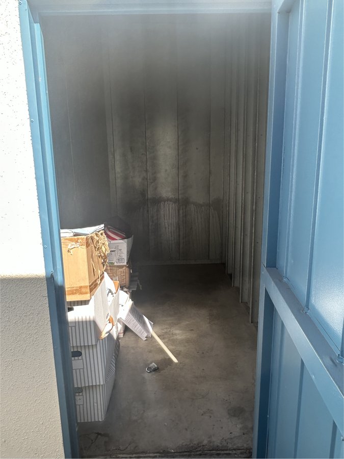 5 x 10 storage unit in North Hills, CA
