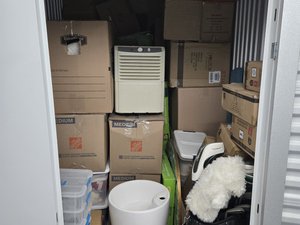 5 x 10 storage unit in Hollywood, FL