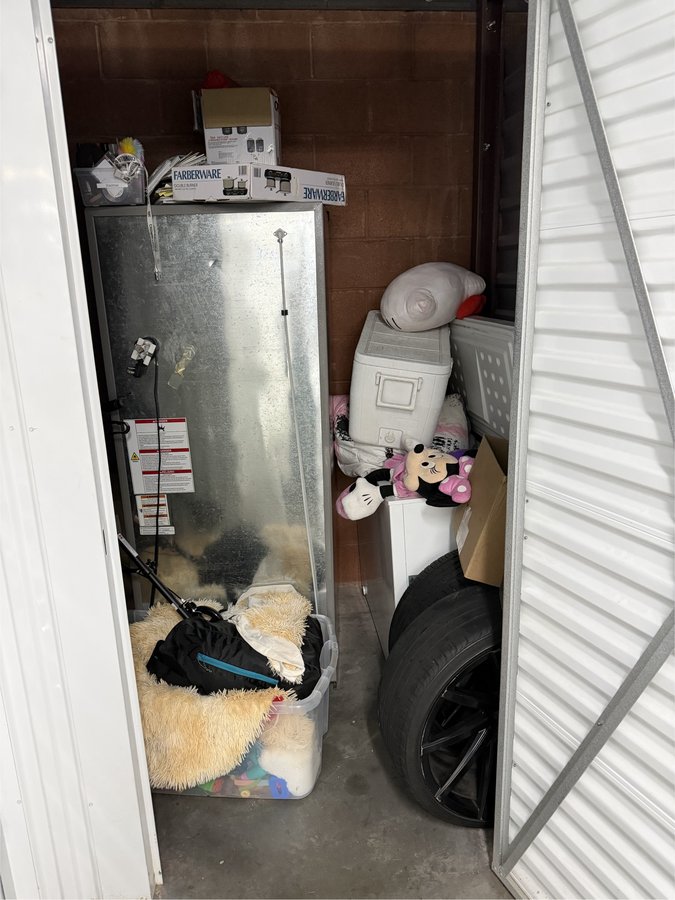 5 x 10 storage unit in Pasadena, CA