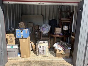 10 x 10 storage unit in Onalaska, TX