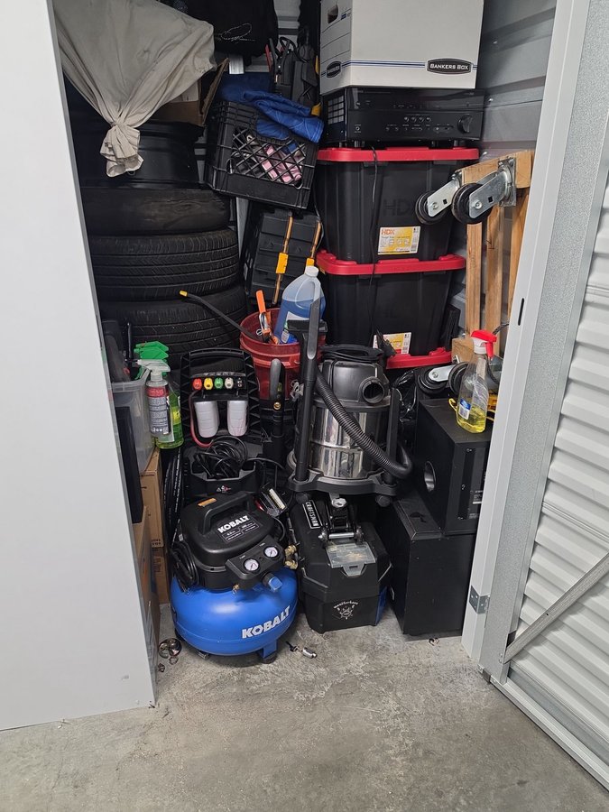 5 x 5 storage unit in Las Vegas, NV