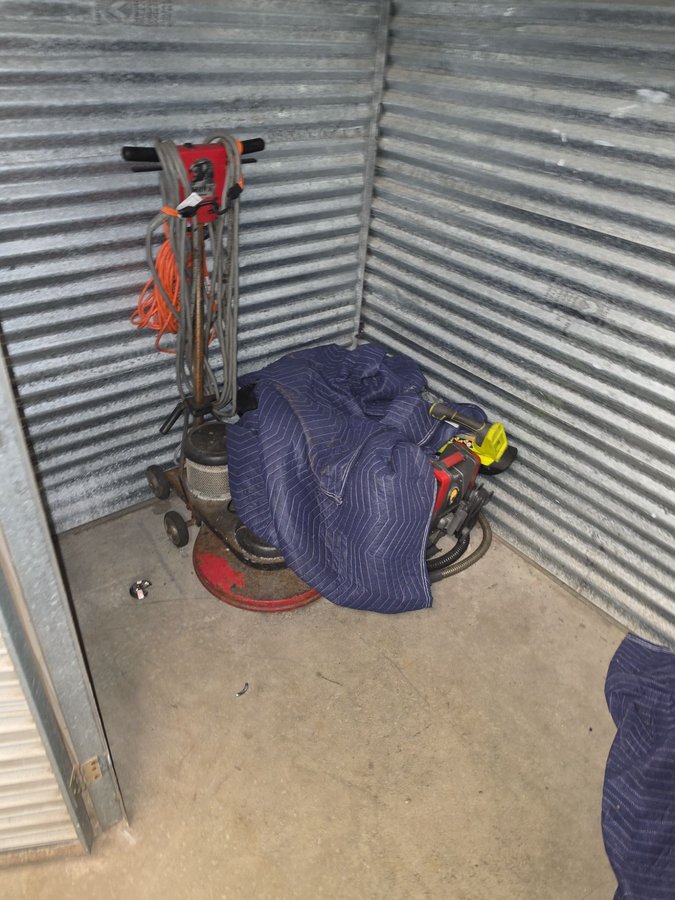 5 x 10 storage unit in Springfield, MA
