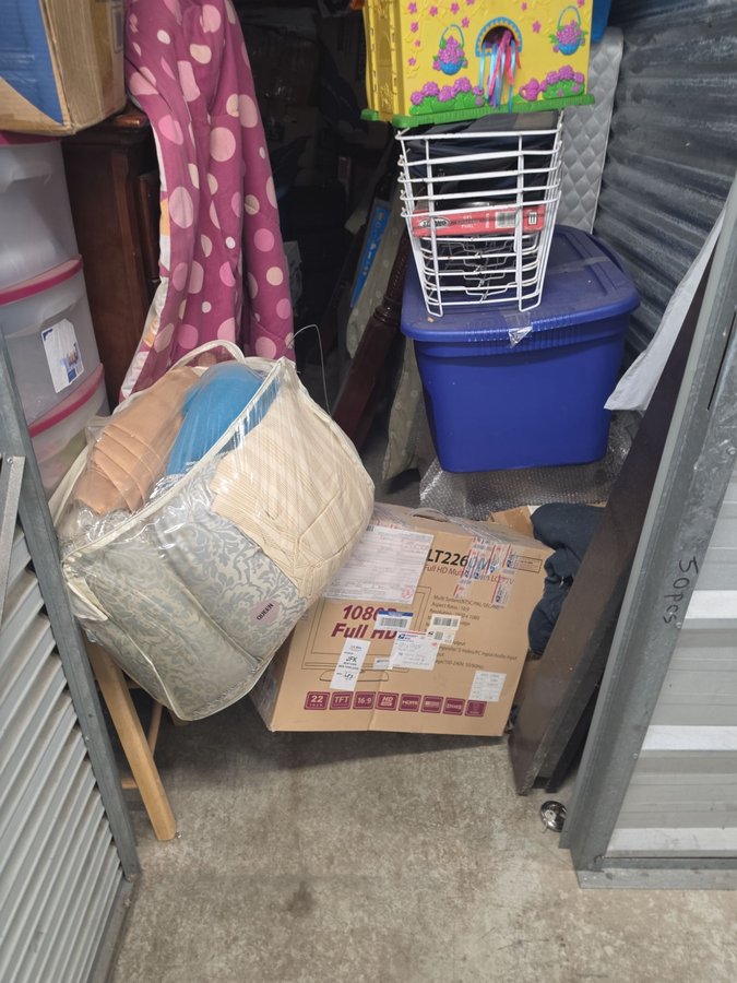 5 x 15 storage unit in Springfield, MA