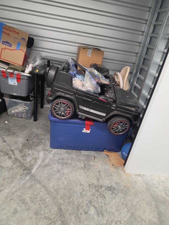 10 x 5 storage unit in Las Vegas, NV