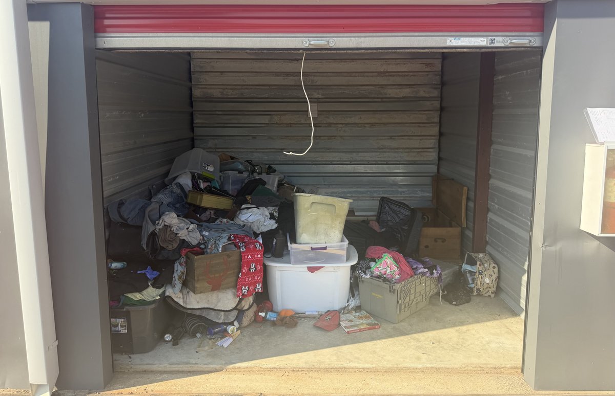 10 x 10 storage unit in Onalaska, TX