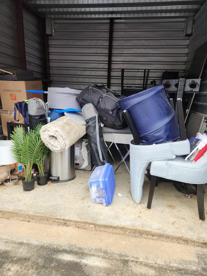 10 x 10 storage unit in Suwanee, GA