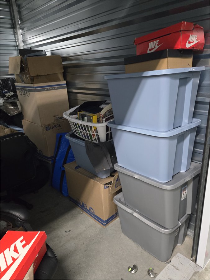 10 x 10 storage unit in Sandy Springs, GA