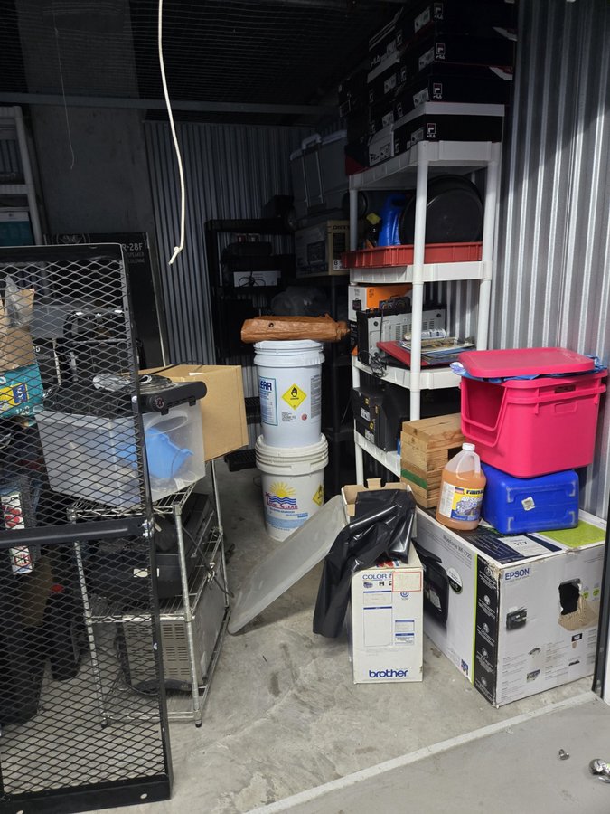 10 x 10 storage unit in Hollywood, FL