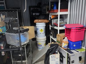 10 x 10 storage unit in Hollywood, FL