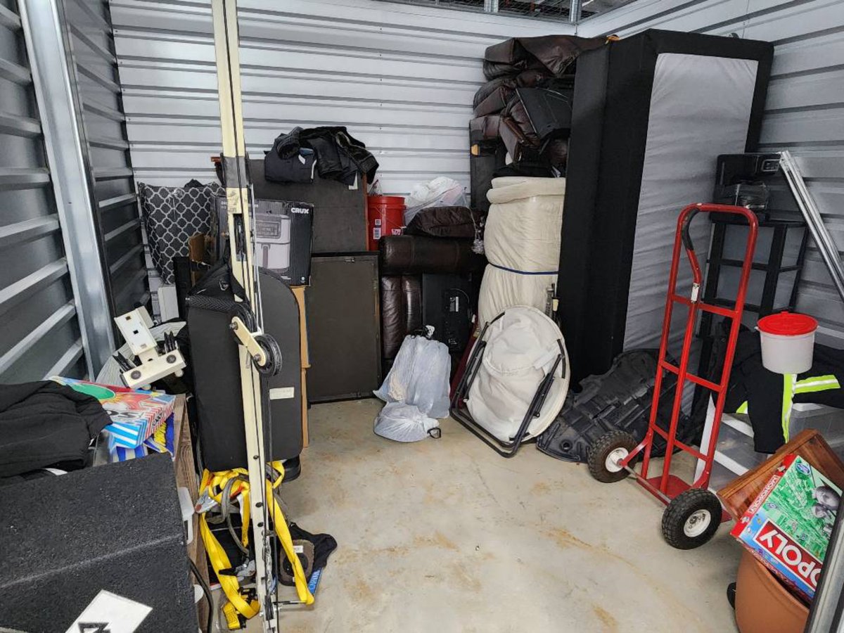 10 x 10 storage unit in Conyers, GA