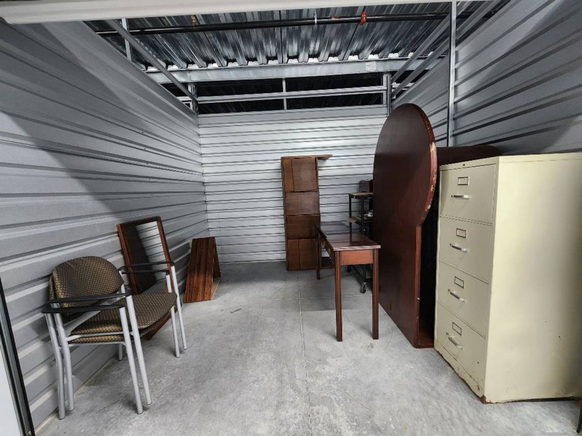 10 x 10 storage unit in Conyers, GA