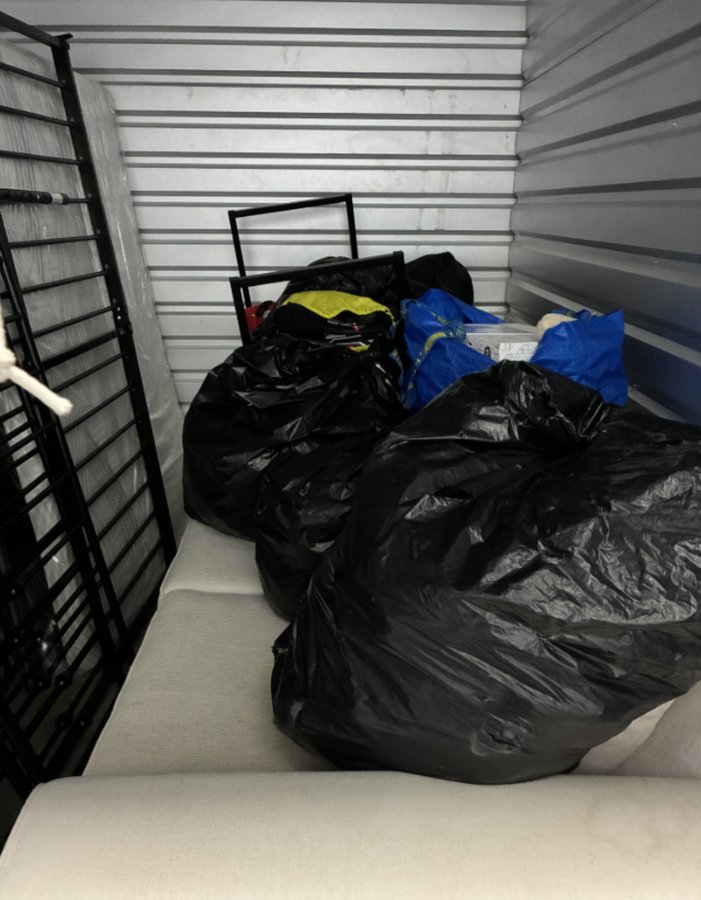 7 x 10 storage unit in Bee Cave, TX