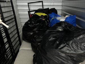 7 x 10 storage unit in Bee Cave, TX