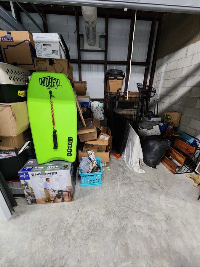 10 x 10 storage unit in Lakeland, FL