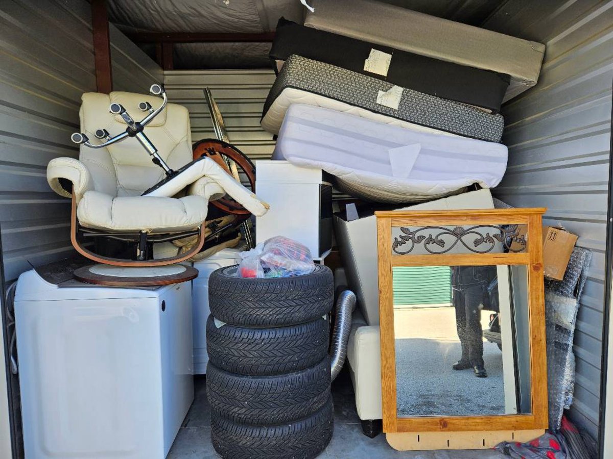 20 x 10 storage unit in Louisville, KY