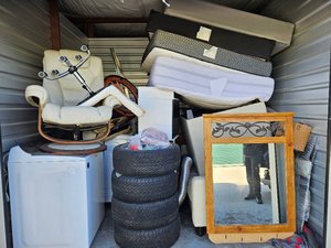 20 x 10 storage unit in Louisville, KY