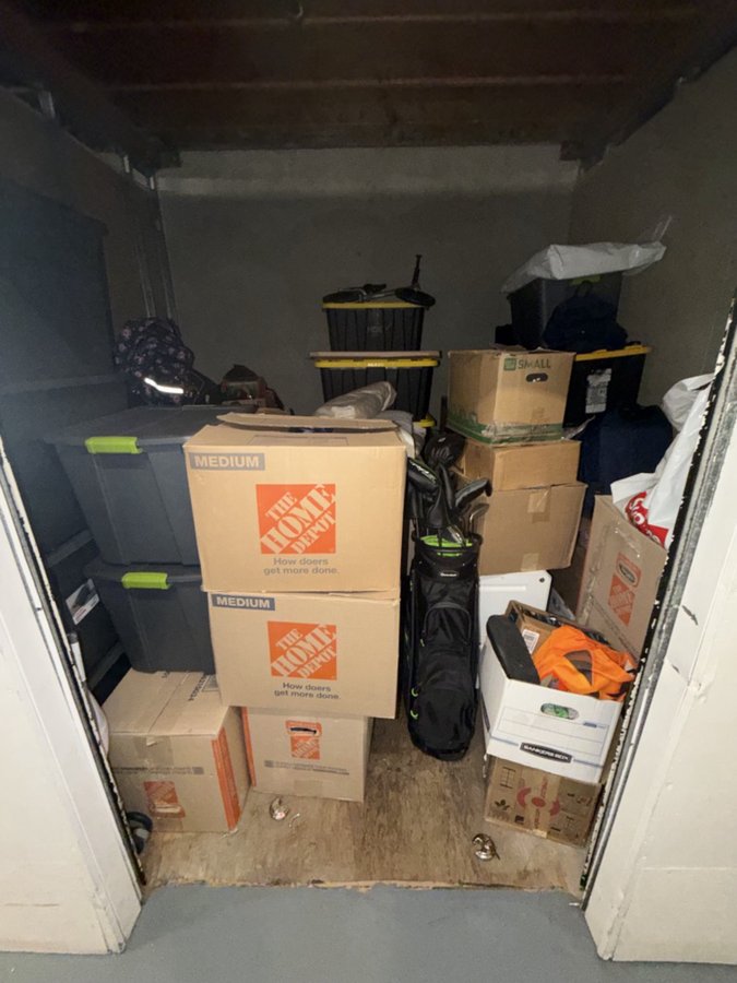 10 x 10 storage unit in Studio City, CA