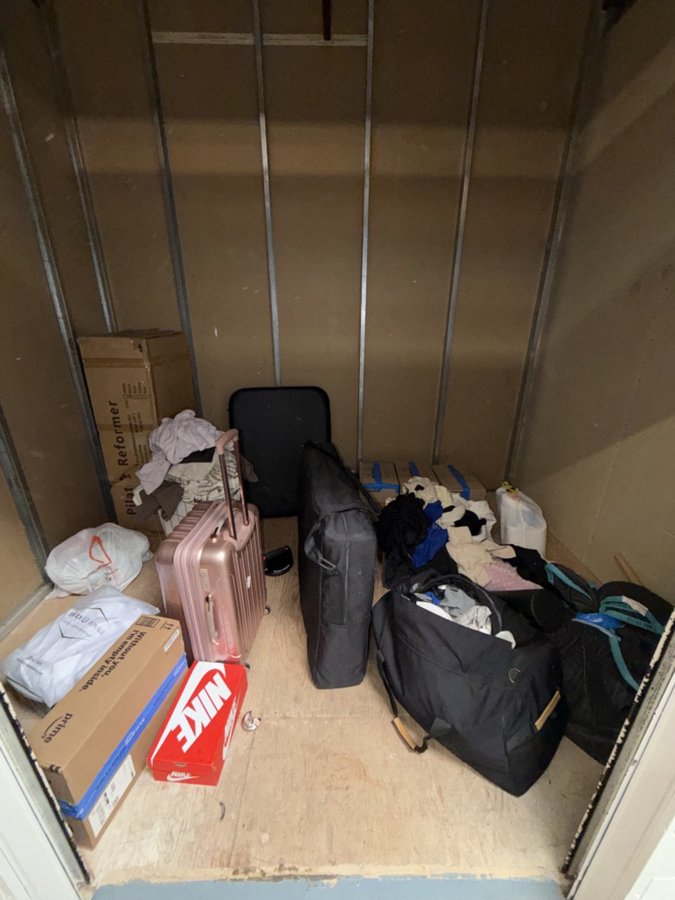 7 x 10 storage unit in Studio City, CA