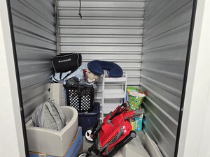 5 x 5 storage unit in Canton, GA