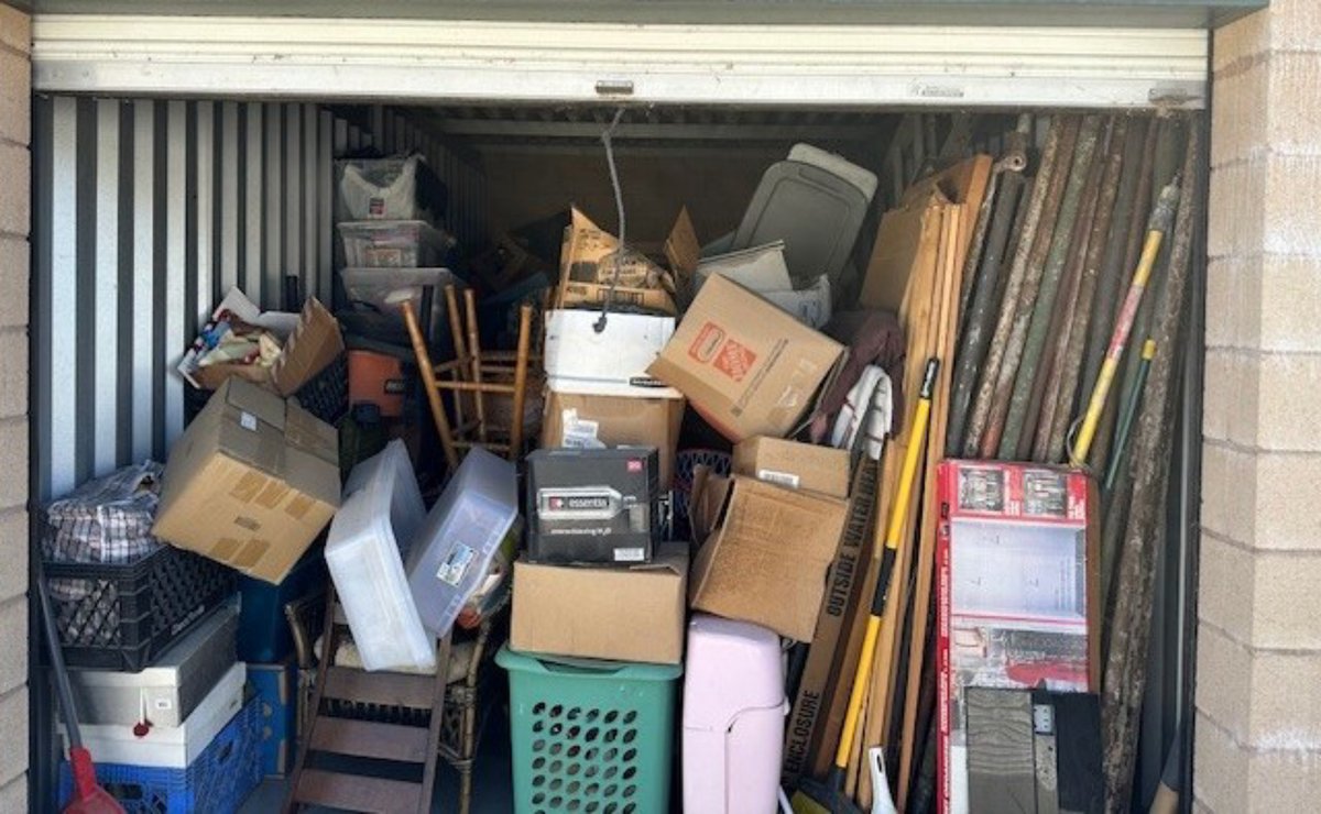 10 x 20 storage unit in Riverside, CA