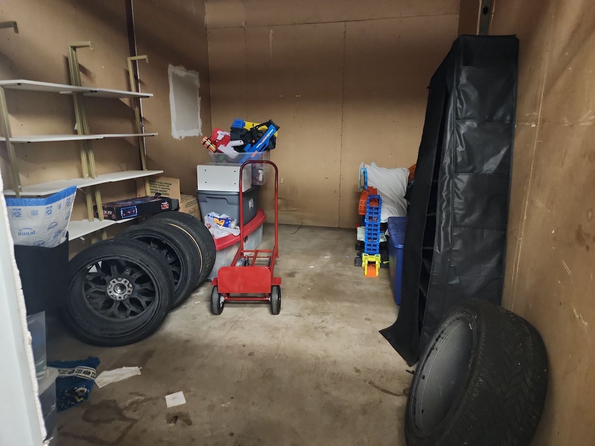 10 x 15 storage unit in Mesquite, TX