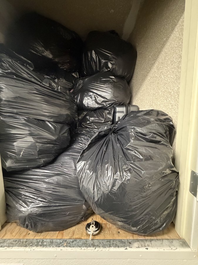 5 x 5 storage unit in Studio City, CA