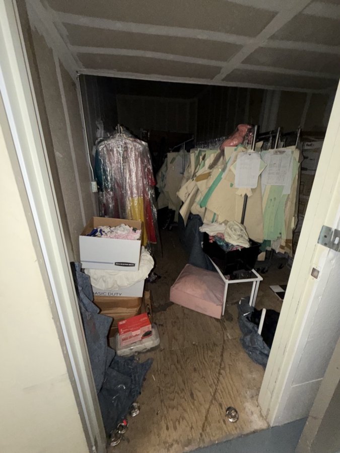10 x 22 storage unit in Studio City, CA