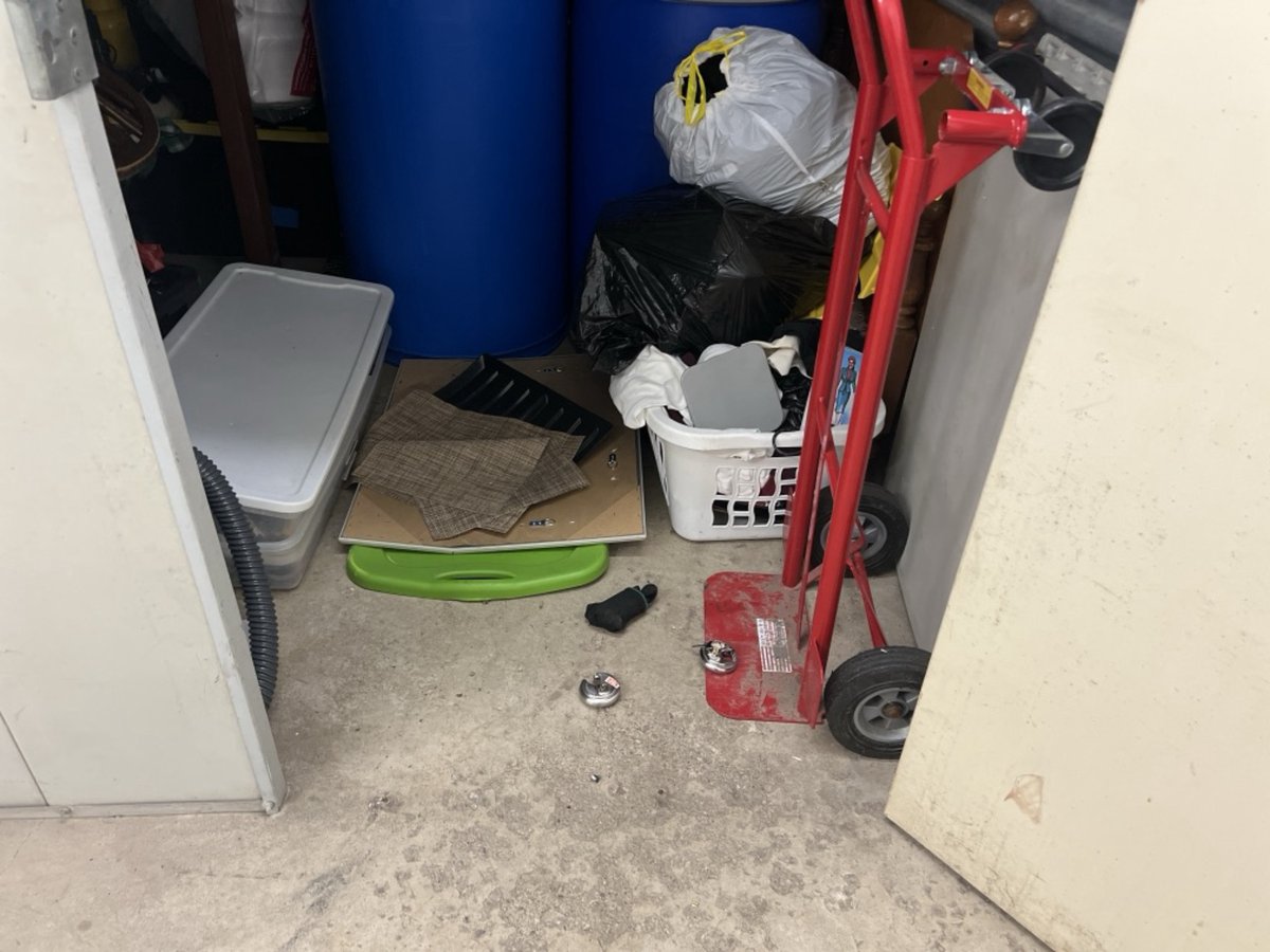 10 x 10 storage unit in Park City, IL