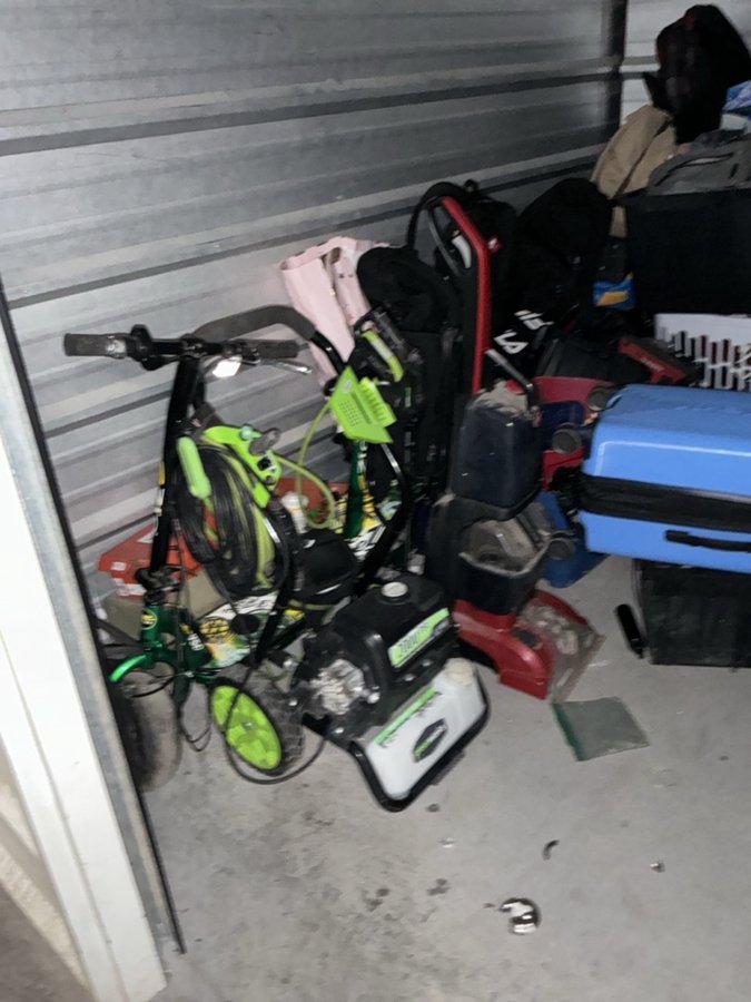 10 x 10 storage unit in Las Vegas, NV