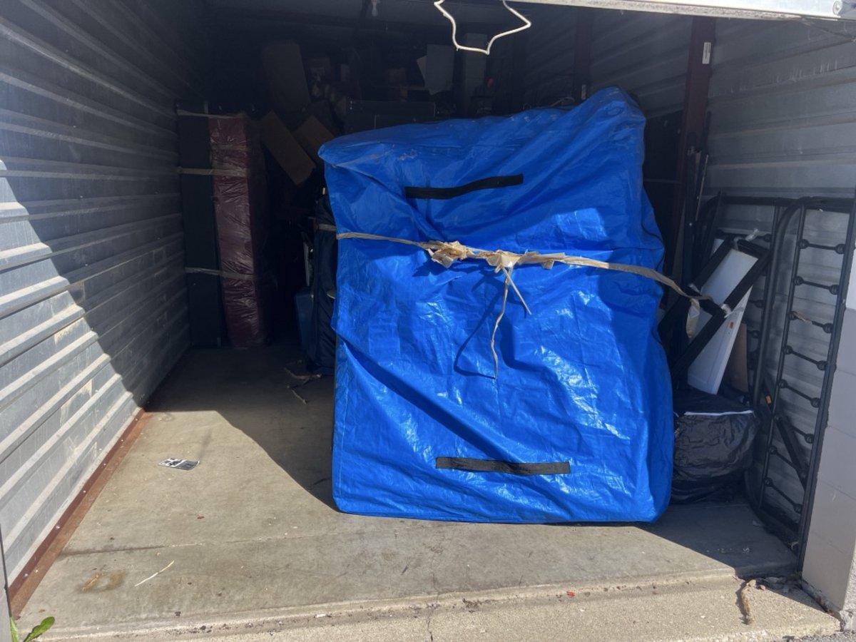 10 x 30 storage unit in Libertyville, IL