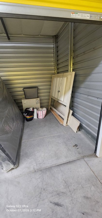 10 x 10 storage unit in Phoenix, AZ