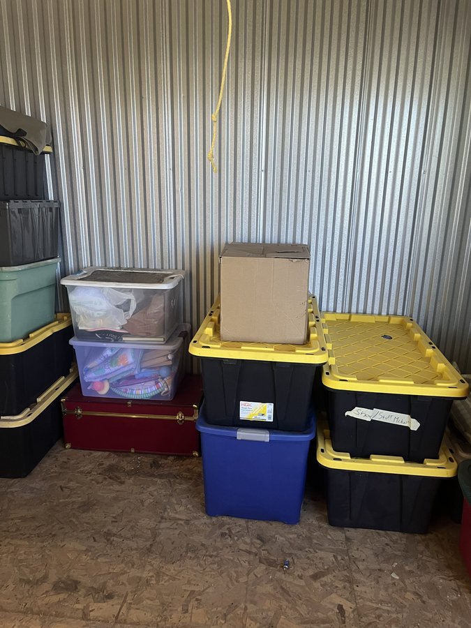 5 x 10 storage unit in Huntington Beach, CA