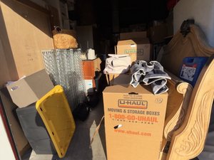 10 x 25 storage unit in Tarzana, CA