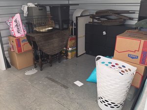 7 x 10 storage unit in Beaverton, OR