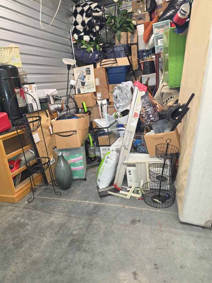 10 x 15 storage unit in Beaverton, OR