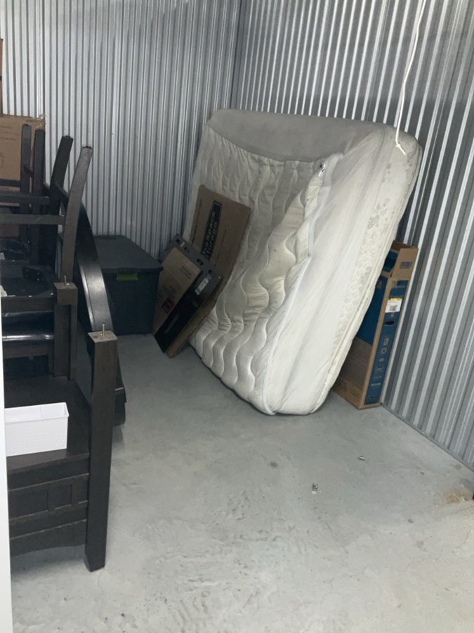 7 x 10 storage unit in Hillsboro, OR