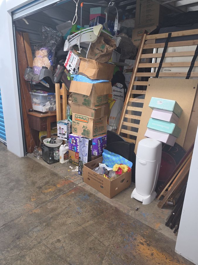 10 x 15 storage unit in Hillsboro, OR