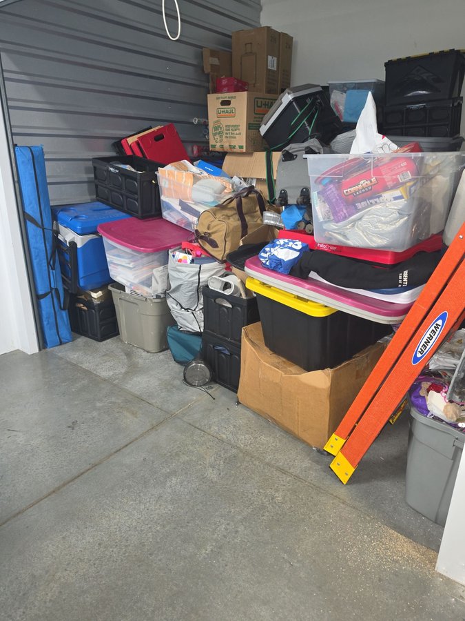 10 x 10 storage unit in Hillsboro, OR